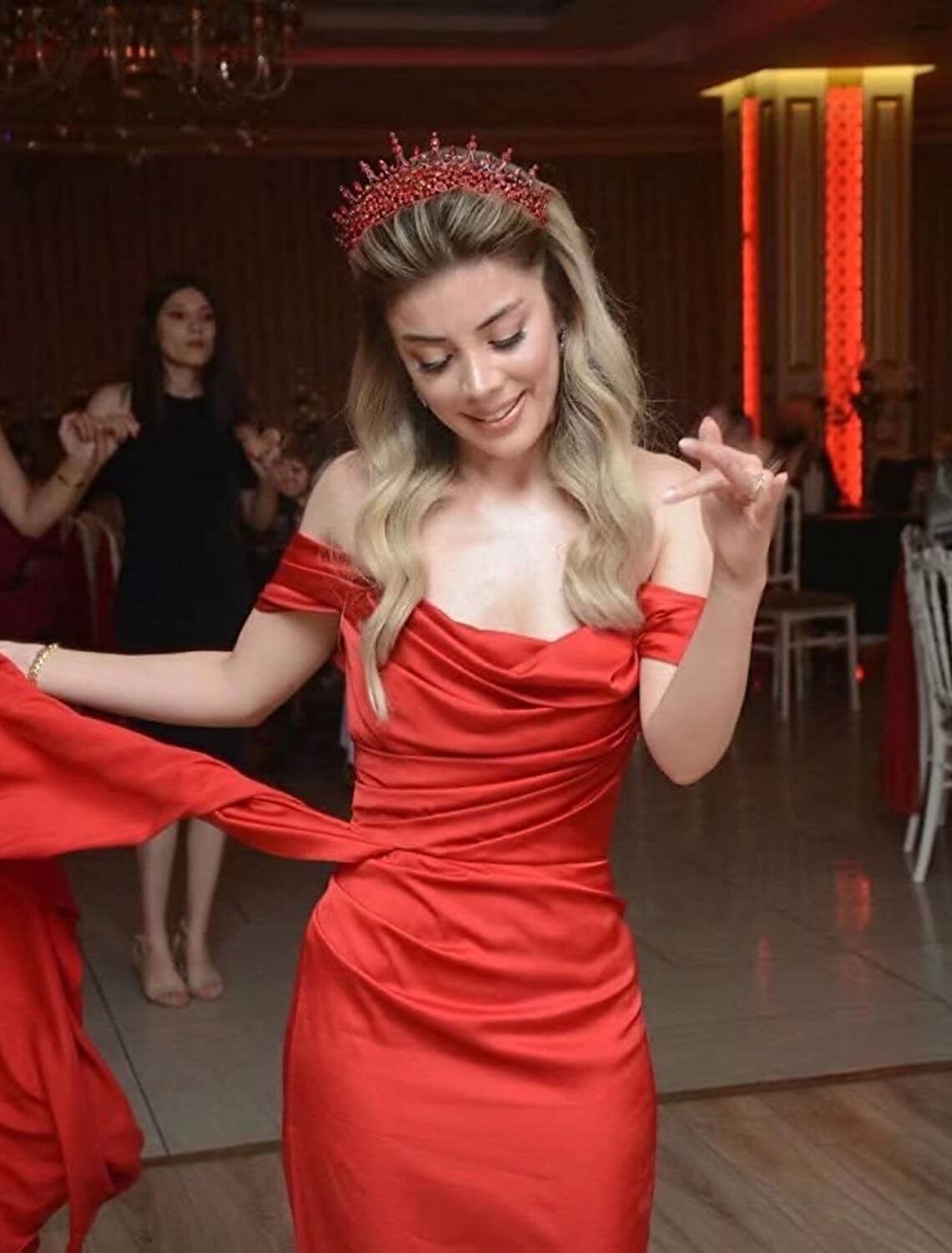 Vestidos de fiesta estilo sirena/trompeta, estilo imperio, formales, con cola larga y sin mangas, hombros descubiertos, de seda sintética, sin espalda y con abertura fruncida.