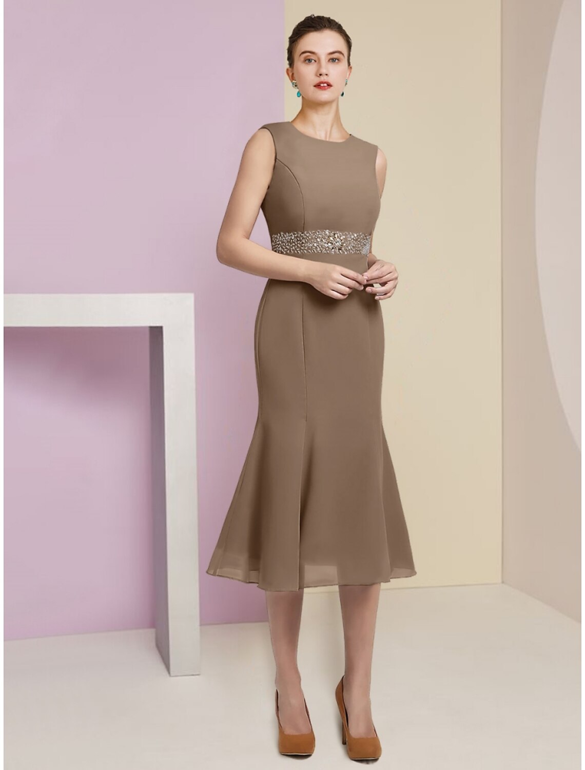 Vestido de sirena/trompeta para madre de la novia, elegante, para invitada de boda, escote redondo, largo hasta la rodilla, de gasa, manga larga con fruncido de cristales