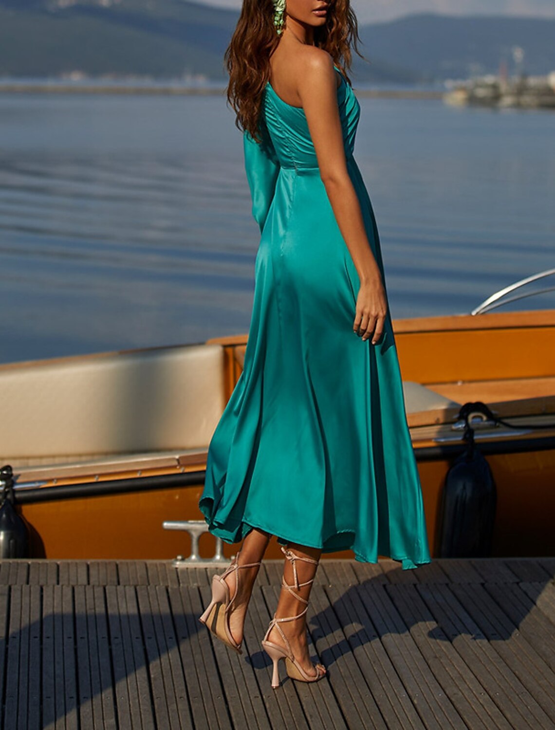 Abiti da cocktail a trapezio, abiti da festa, abiti da cerimonia, abiti da cerimonia, lunghezza tè, maniche lunghe, monospalla, in charmeuse con arricciature