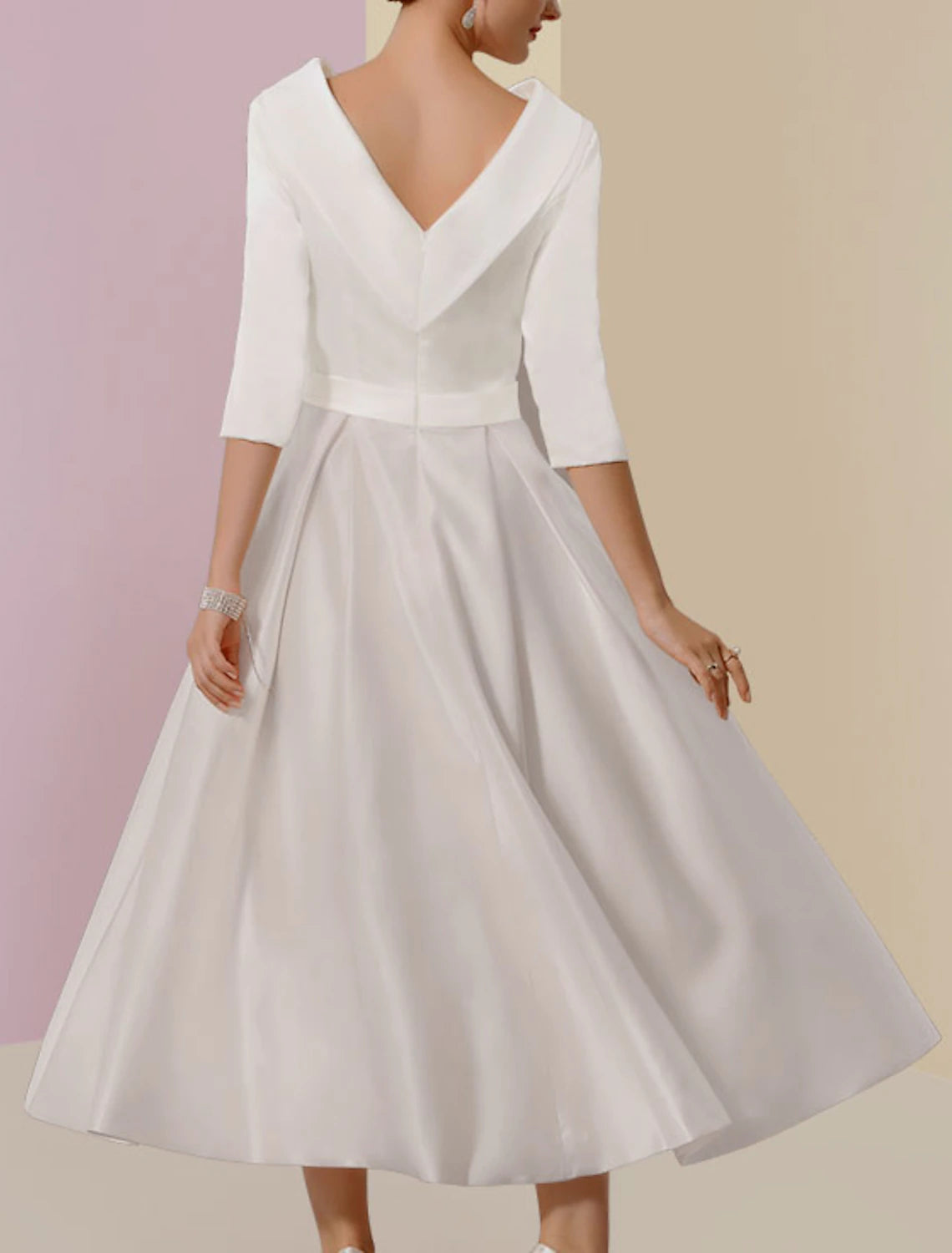 Abito da cerimonia per la madre della sposa, a trapezio, elegante, stile vintage, con scollo gioiello, lunghezza tè, in charmeuse, mezza manica, con pieghe e cristalli