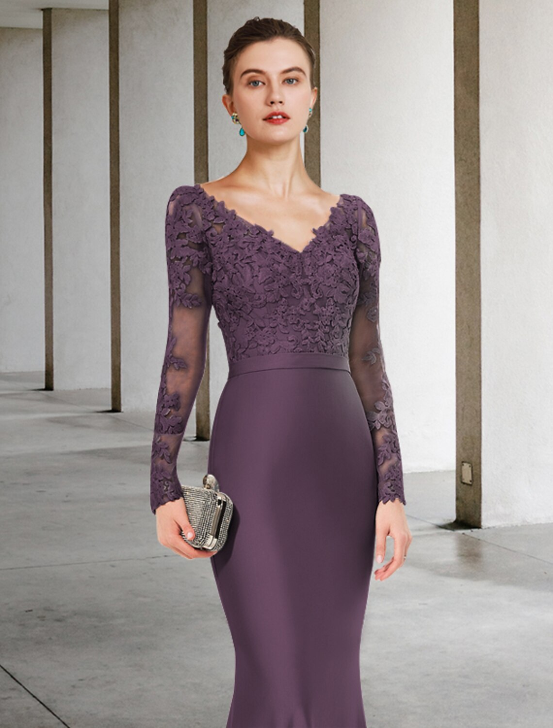 Vestido elegante de sirena/trompeta para madre de la novia, escote en V, cola larga de gasa con encaje y apliques