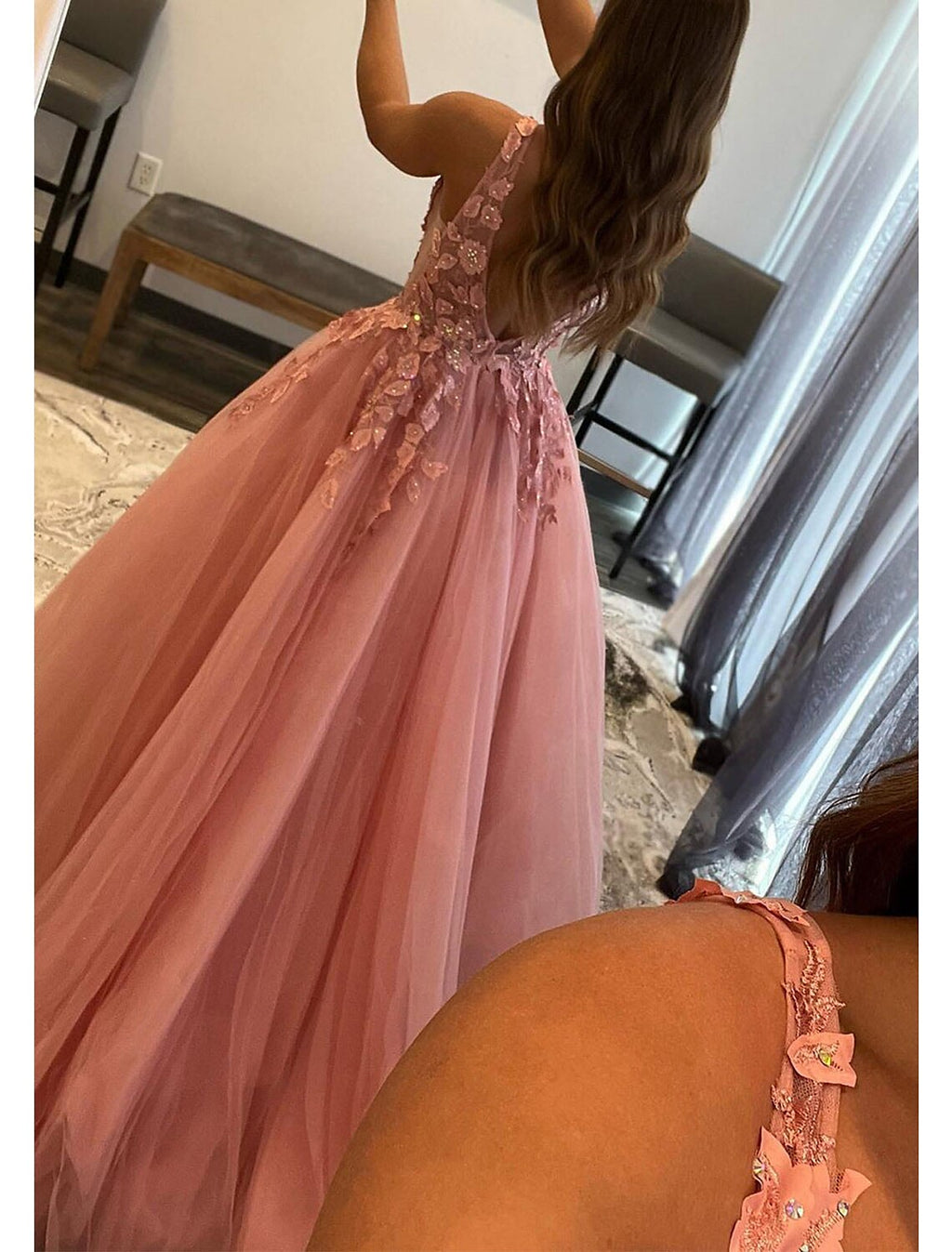 Abiti da ballo a trapezio con schiena scoperta, abiti da cerimonia per invitati a nozze, lunghezza al pavimento, senza maniche, scollo a V, schiena scoperta in tulle con pieghe e applicazioni di perline