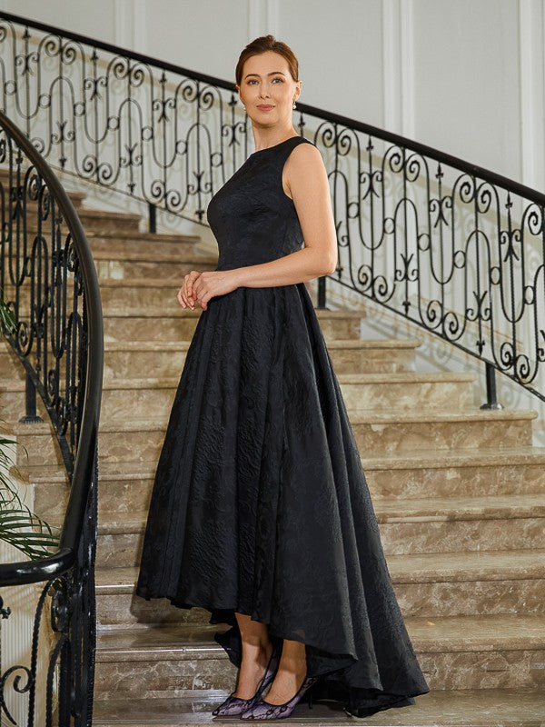 Vestidos de madre de la novia asimétricos sin mangas con apliques de encaje y corte A/princesa