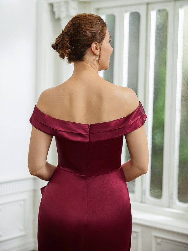 Vestidos para madre de la novia cortos/mini sin mangas, de satén tejido, fruncidos y hombros descubiertos