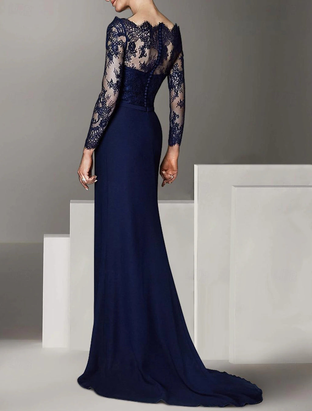Abito da cerimonia per la madre della sposa a sirena/tromba, elegante, con spalle scoperte, lunghezza al pavimento, in pizzo, chiffon, maniche lunghe con arricciature in pizzo