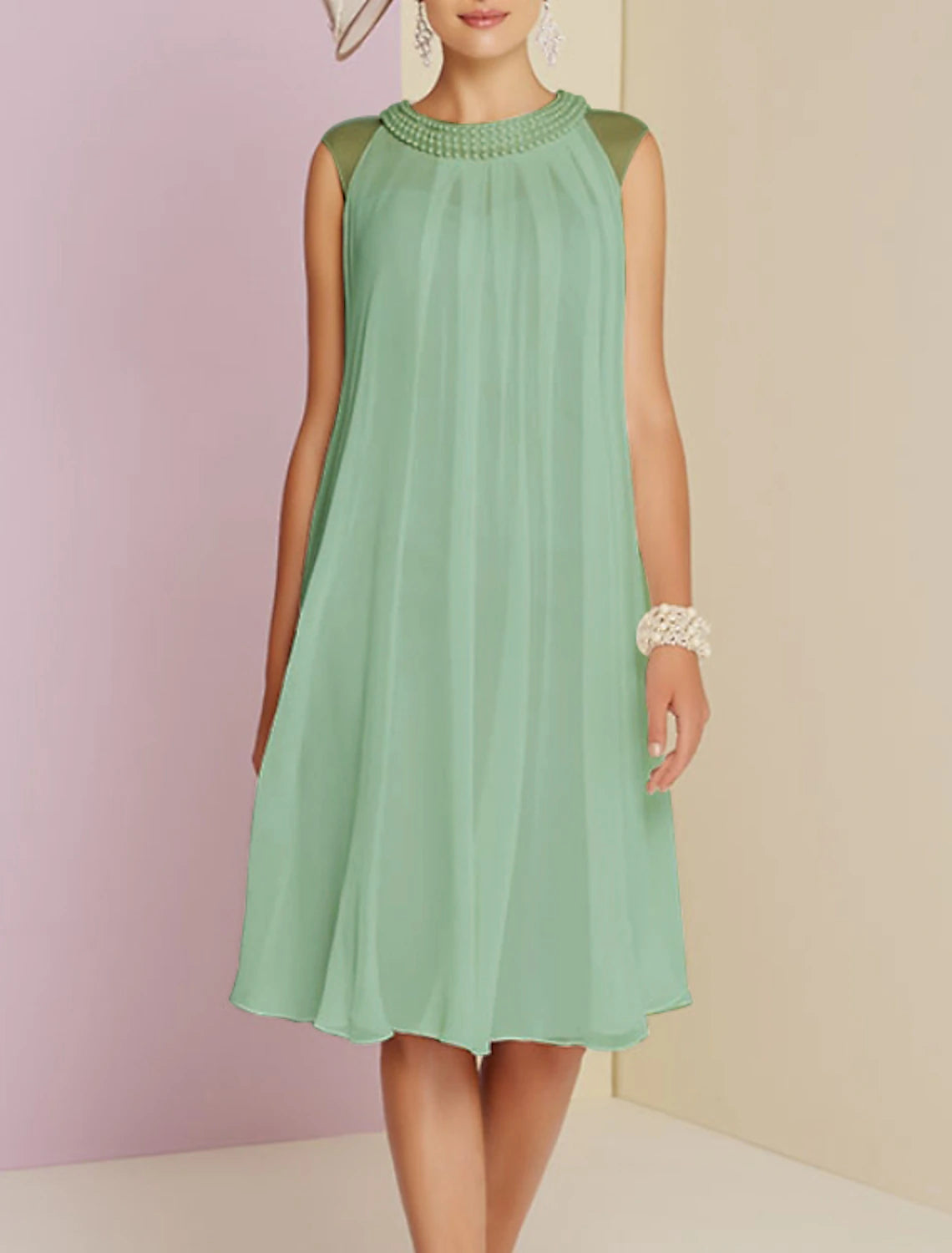 Abito da cerimonia per la madre della sposa, a tubino, elegante, con scollo a gioiello, lunghezza al ginocchio, in chiffon, senza maniche, con pieghe e perline