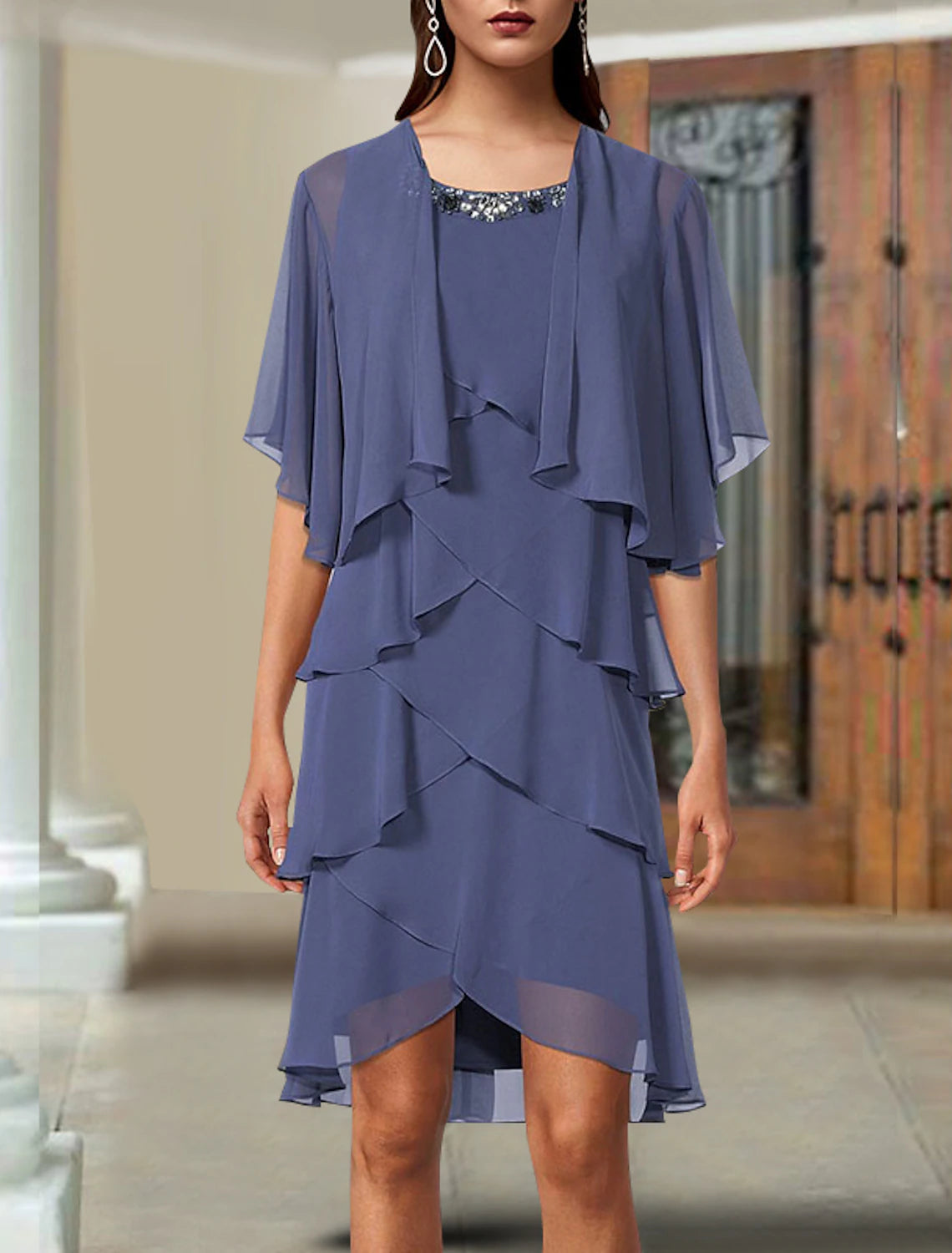 Vestido elegante de dos piezas de corte A para madre de la novia, cuello joya, largo hasta la rodilla, de gasa, sin mangas, cruzado, con volantes de lentejuelas y cuentas.