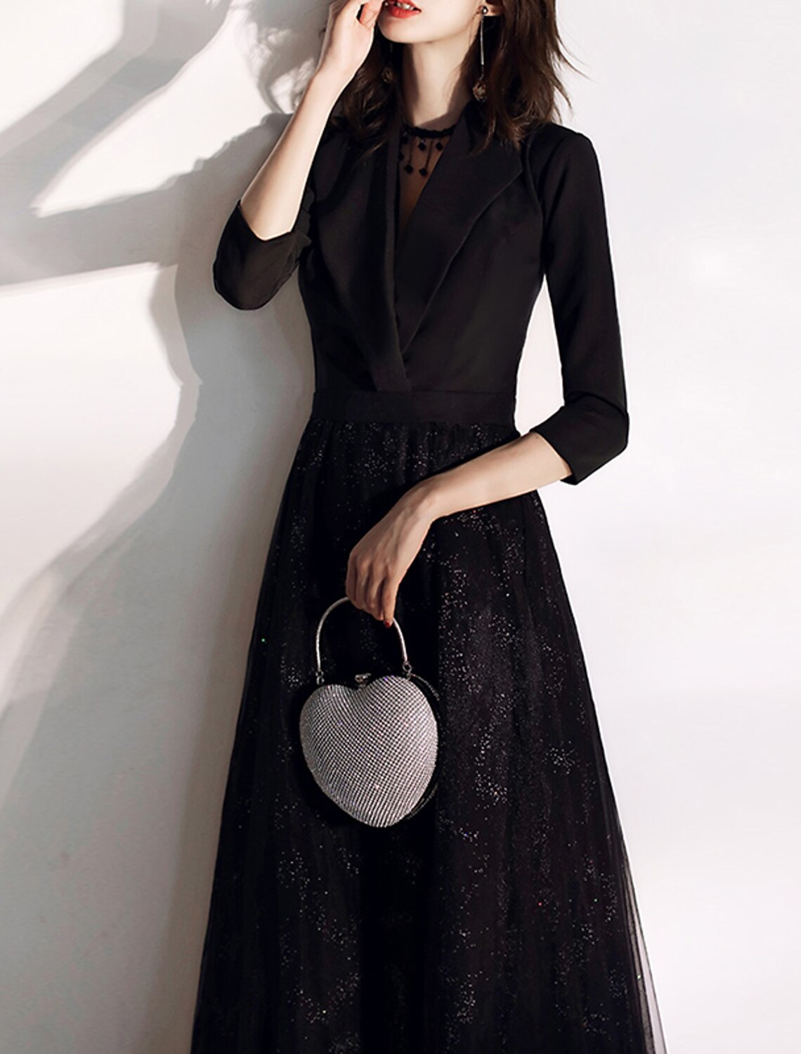 Abito da sera formale da sposa elegante e scintillante, a trapezio, con scollo a V, maniche a 3/4, lungo fino al pavimento, in tulle con fascia/nastro e paillettes