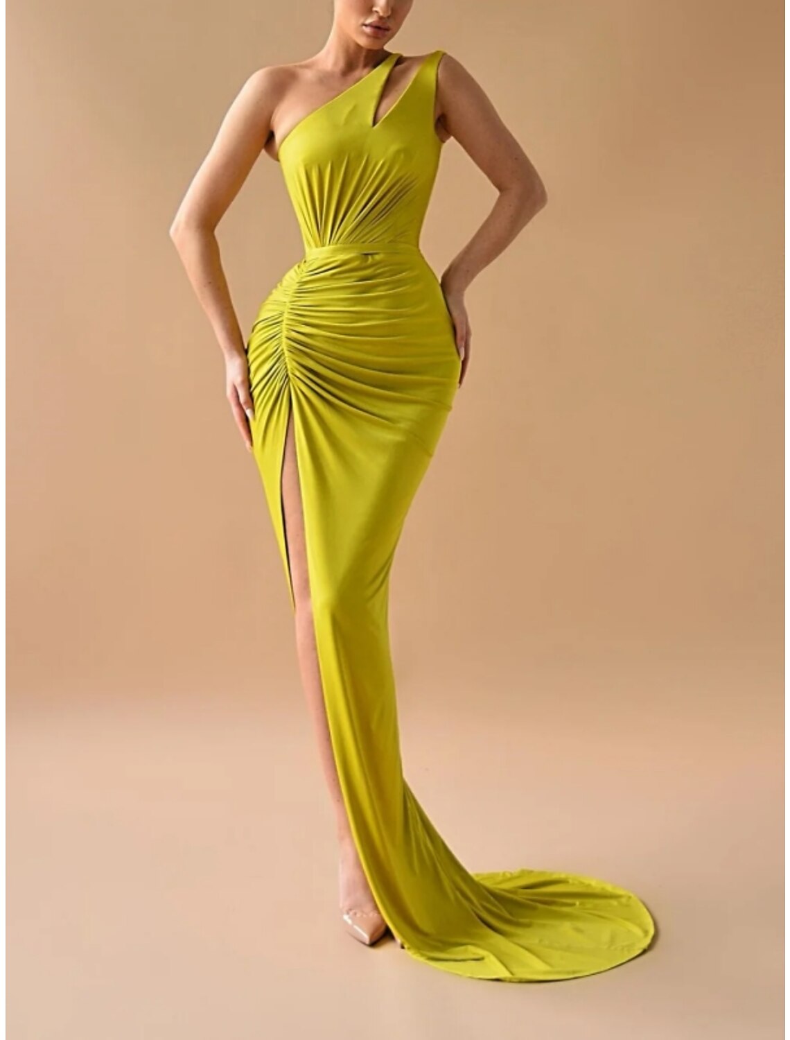 Vestido de cóctel con corte tubo/columna, vestido formal con abertura alta, cola larga/cepillo, sin mangas, un hombro, tela con abertura fruncida