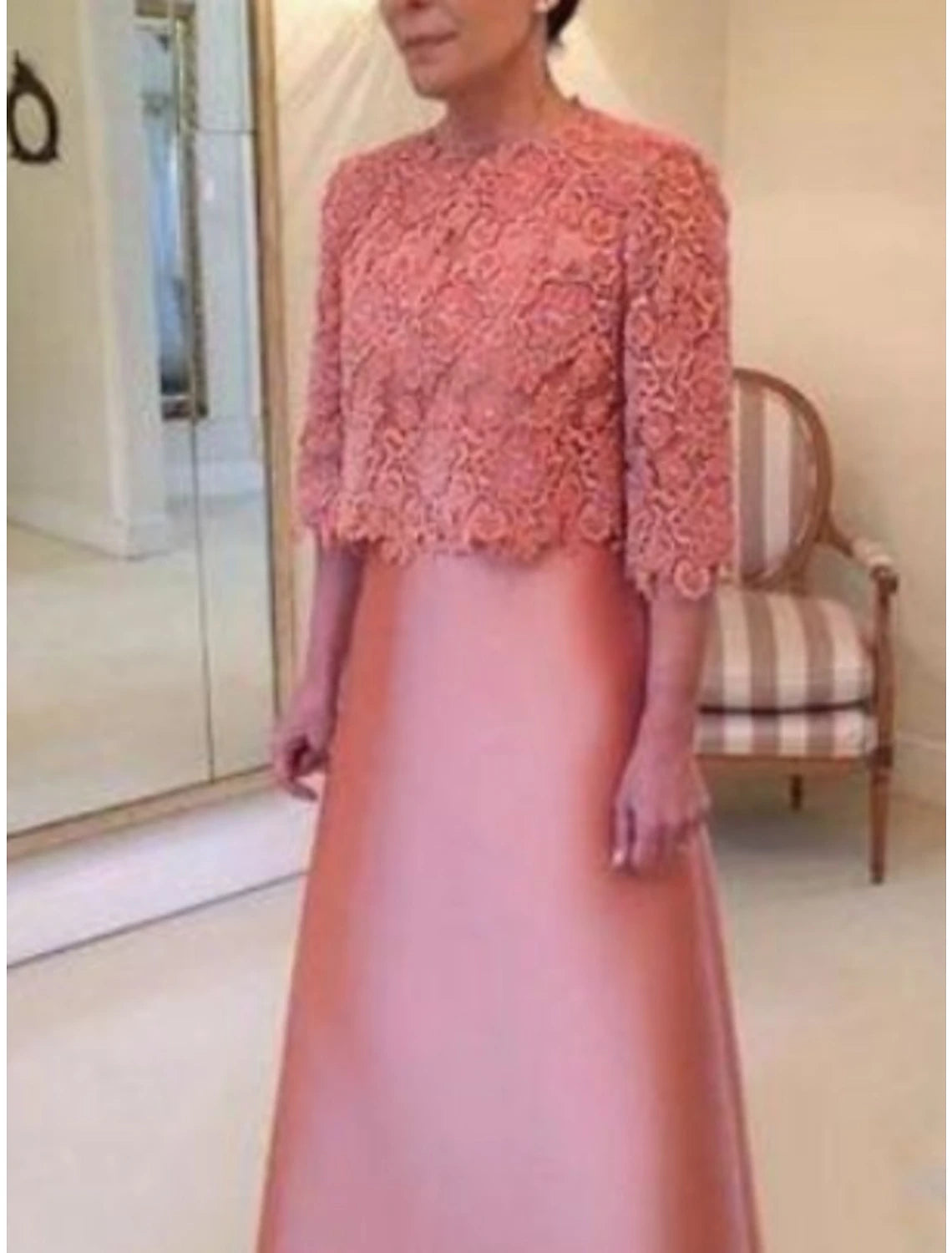 Vestido de madre de la novia con curvas de talla grande para invitadas de boda, elegante, para fiesta, cuello joya, largo hasta el suelo, encaje de satén, manga 3/4 con lazo(s).