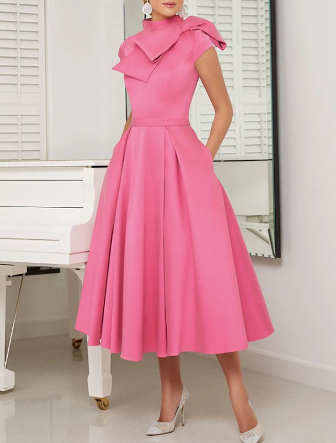 Abito da cerimonia per la madre della sposa, a trapezio, elegante, vintage, con collo alto, lunghezza tè, in raso, maniche corte, con fascia/fiocco/i e pieghe