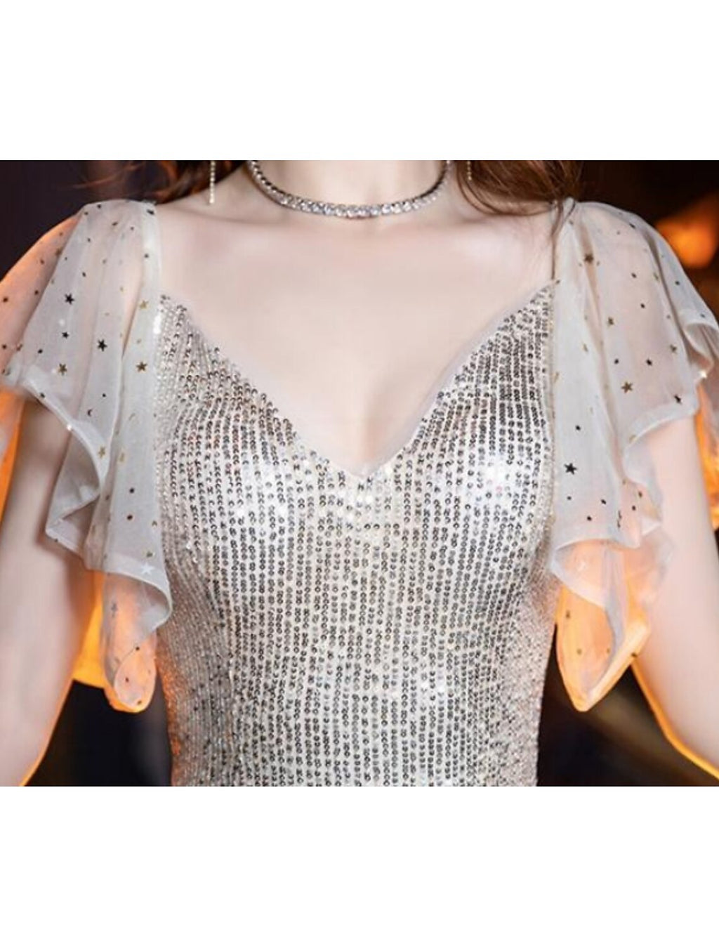 Vestido de fiesta de compromiso sexy con brillo de sirena/trompeta, cuello en V, manga corta, largo hasta el suelo, con lentejuelas y pliegues.