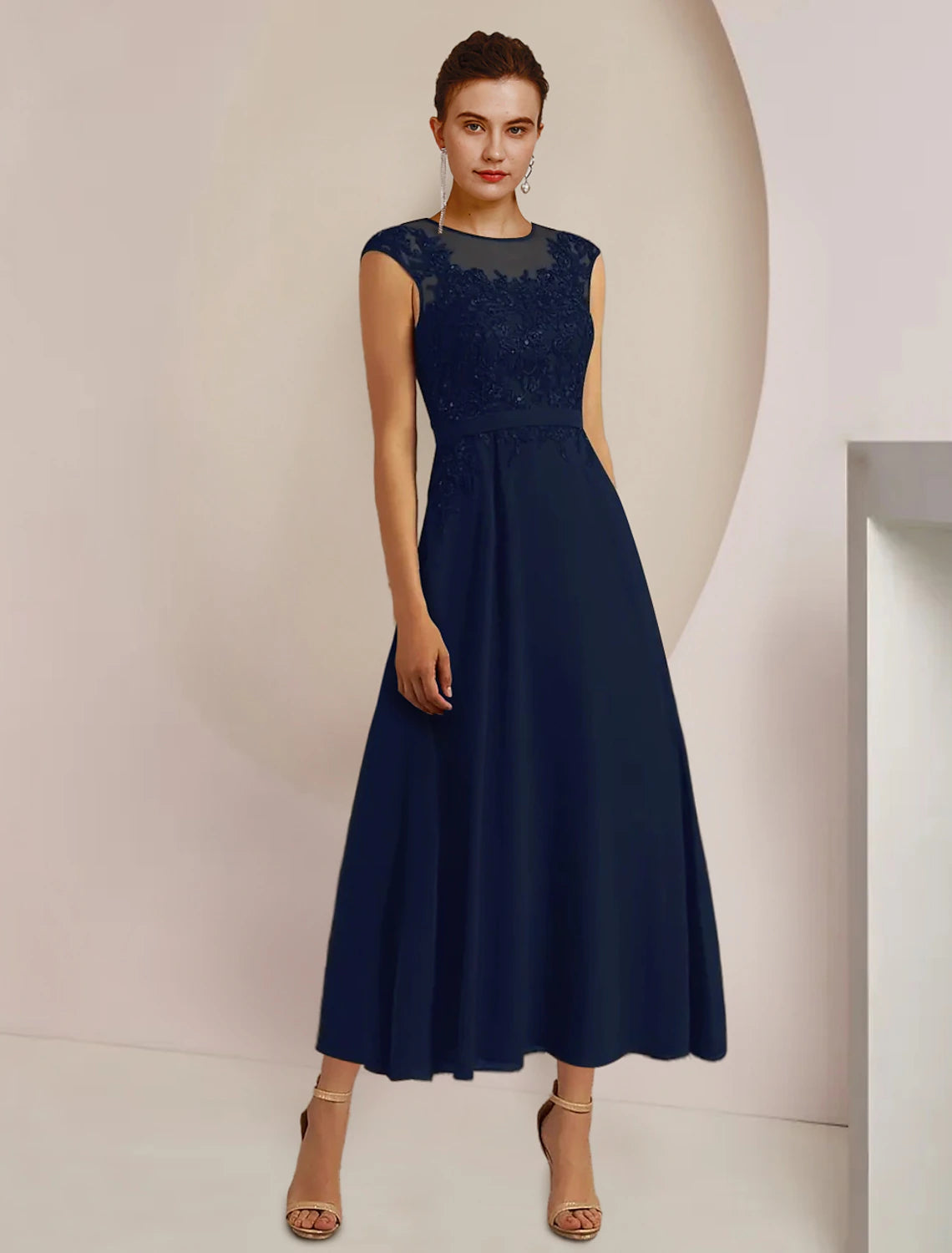 Vestido de dos piezas de corte A para madre de la novia, elegante, para invitada de boda, escote redondo, largo hasta la rodilla, de gasa, con encaje, mangas 3/4, chaqueta, con apliques de faja o cinta.