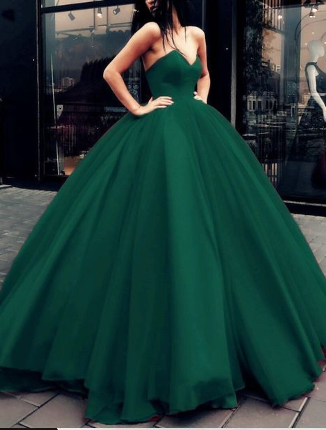 Vestido de fiesta de quinceañera, elegante, con espalda hermosa, vestido de noche formal, sin tirantes, sin mangas, largo hasta el suelo, de tul con elegantes pliegues.