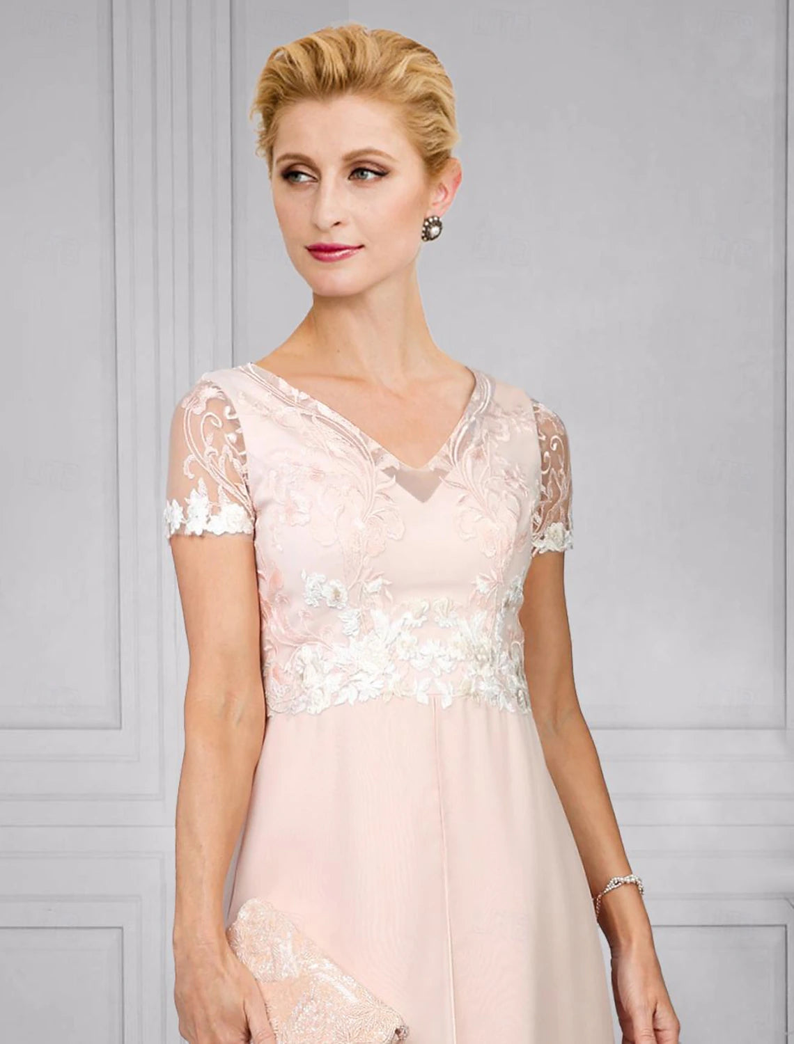 Abito da cerimonia per la madre della sposa in due pezzi, a trapezio, elegante, con scollo a V, lunghezza tè, in chiffon, pizzo, maniche corte, con applicazioni floreali