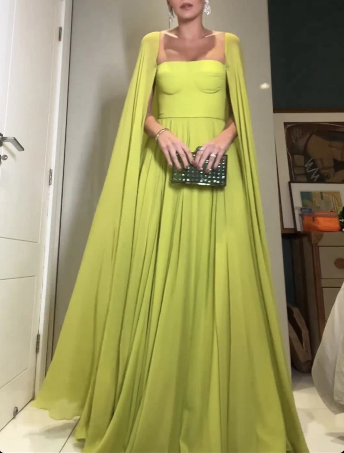 Green Chiffon A-Line Sweetheart Floor-Length Evening Dress with Integrated Cape
