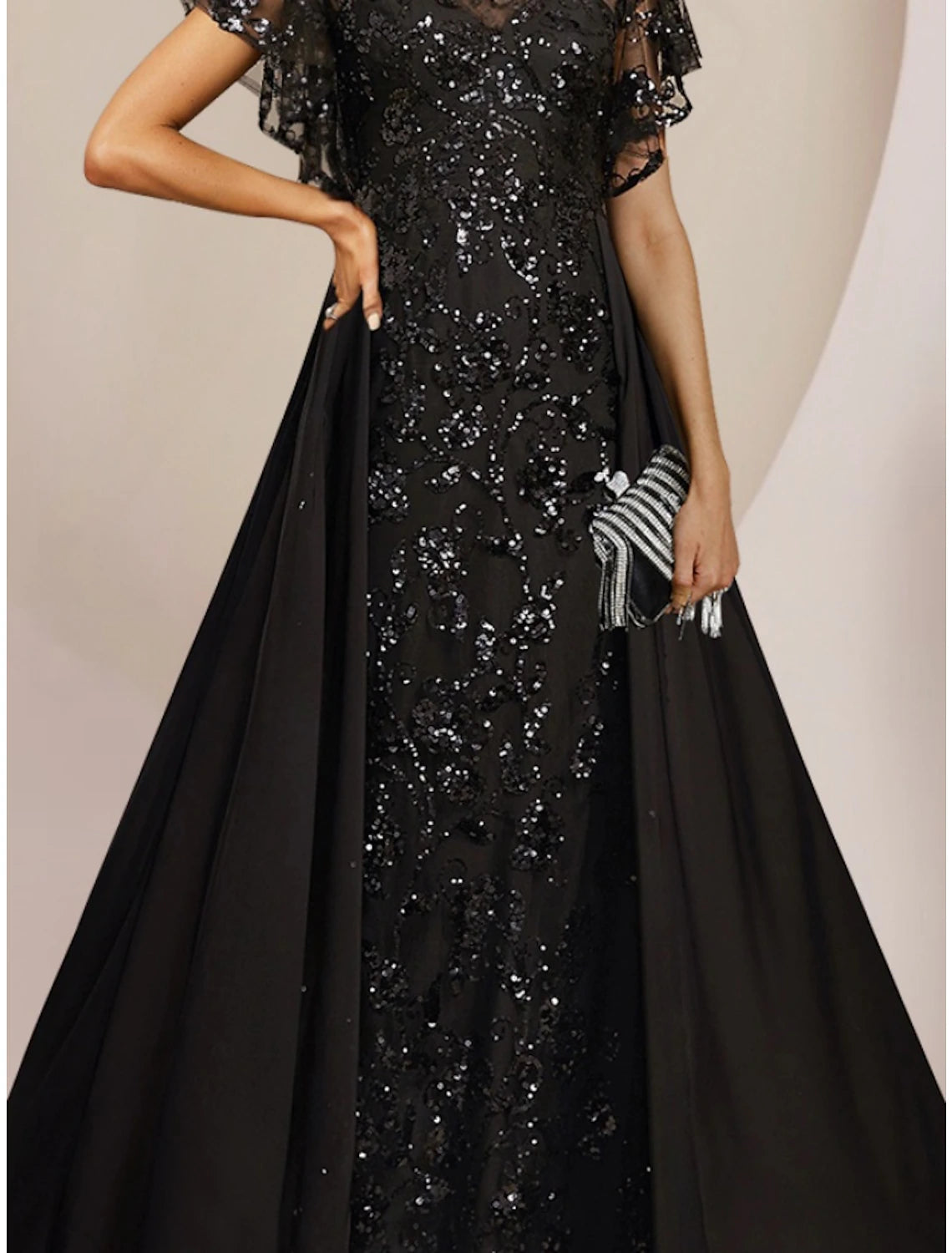 Abito da cerimonia per la madre della sposa, a trapezio, elegante, con scollo a barchetta, lunghezza al pavimento, in chiffon, pizzo, paillettes, maniche corte, con arricciature in paillettes, tinta unita