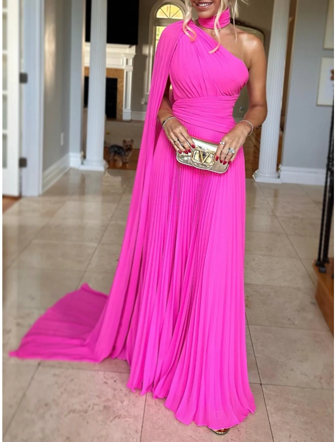 Abito da sera a trapezio, elegante, formale, con strascico a ruota, senza maniche, monospalla, in chiffon con pieghe e arricciature