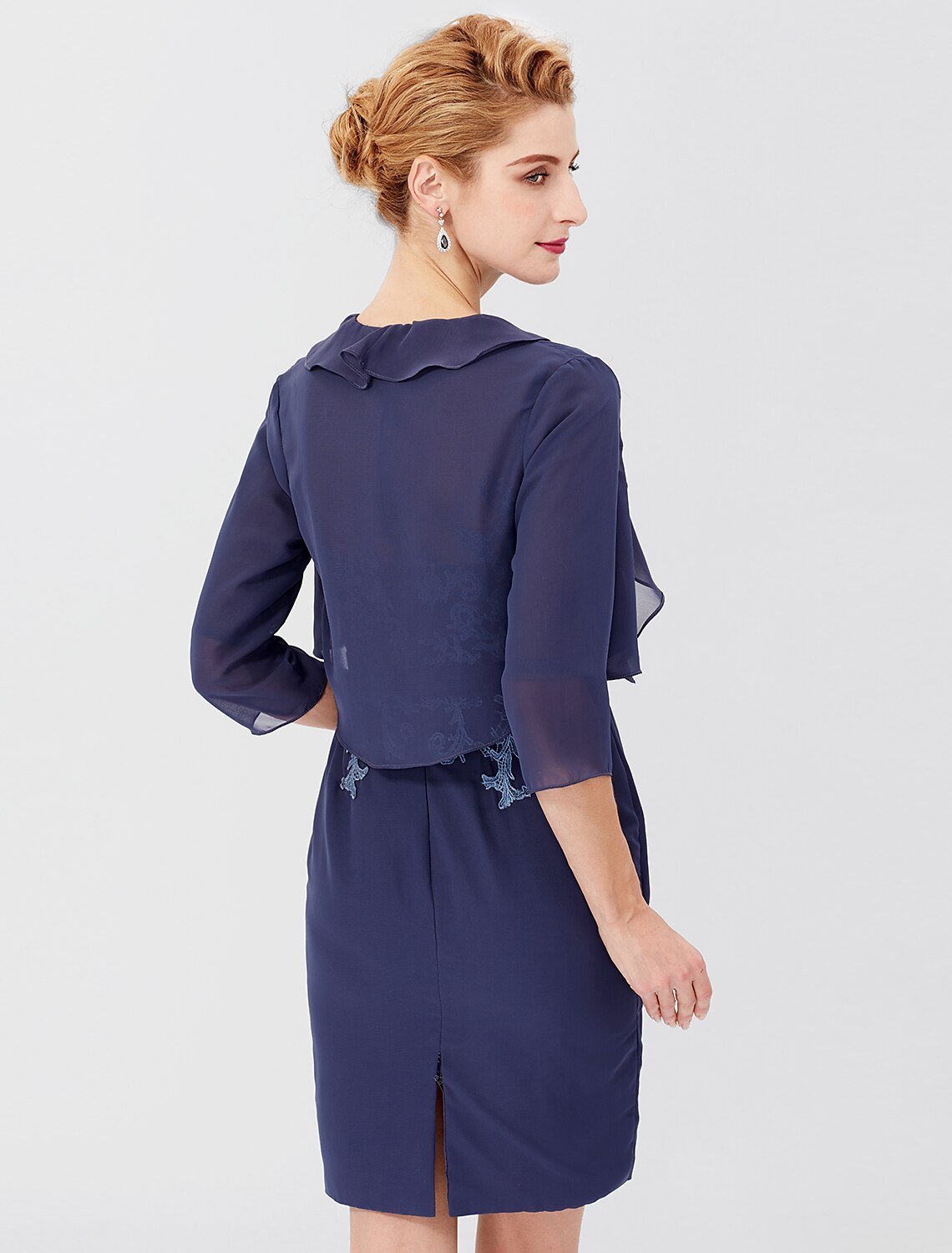 Vestido de madre de la novia con corte tubo/columna, formal, clásico y atemporal, elegante y lujoso, convertible, cuello ilusión, largo hasta la rodilla, gasa, manga 3/4, sí, con faja/cinta