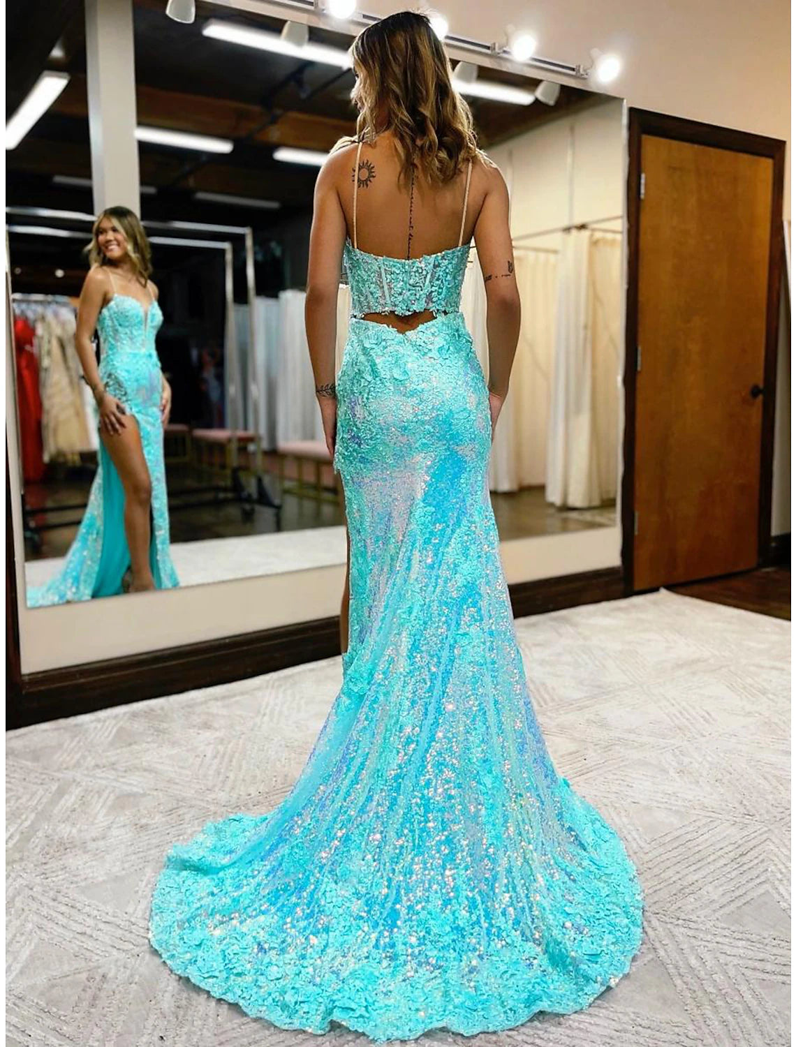 Vestidos de fiesta de sirena/trompeta, vestido de fiesta formal de boda con abertura alta, cola de corte, sin mangas, cuello en V, lentejuelas y apliques de abertura