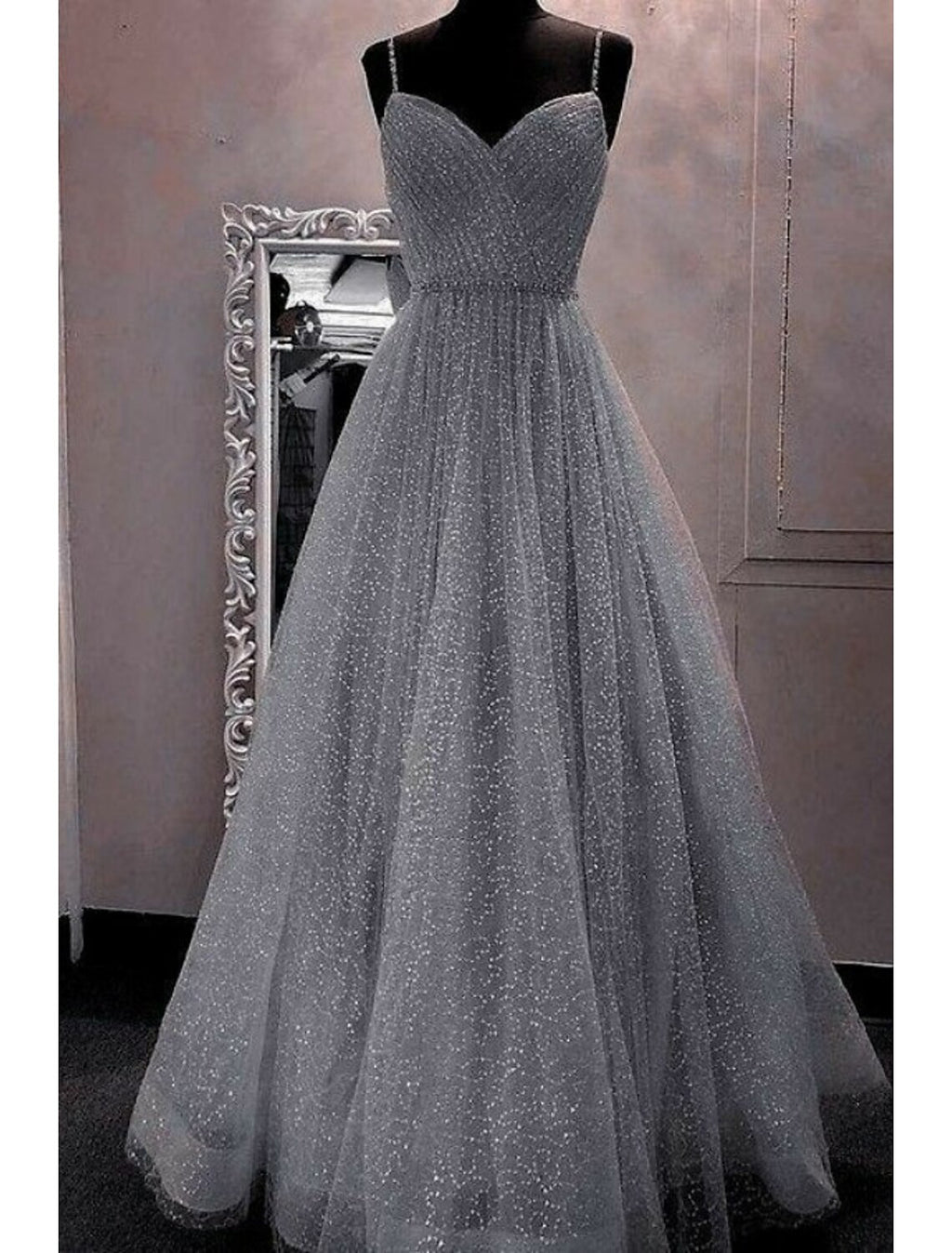 Vestidos de fiesta de corte A, brillantes y con brillo, para cumpleaños, hasta el suelo, sin mangas, con tirantes finos, de tul y cristales brillantes.