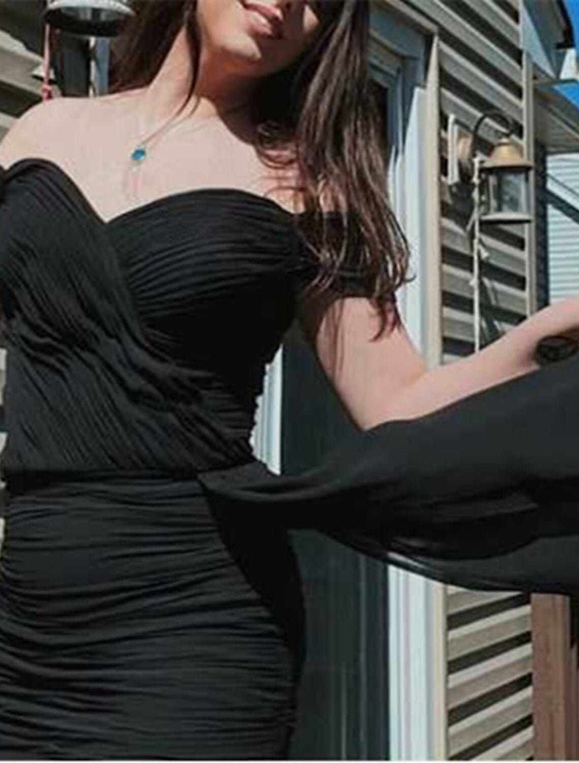 Vestido de fiesta estilo celebridad, corte tubo/columna, corto/mini, sin mangas, hombros descubiertos, de gasa con fruncido, para regreso a casa y cóctel, 2025