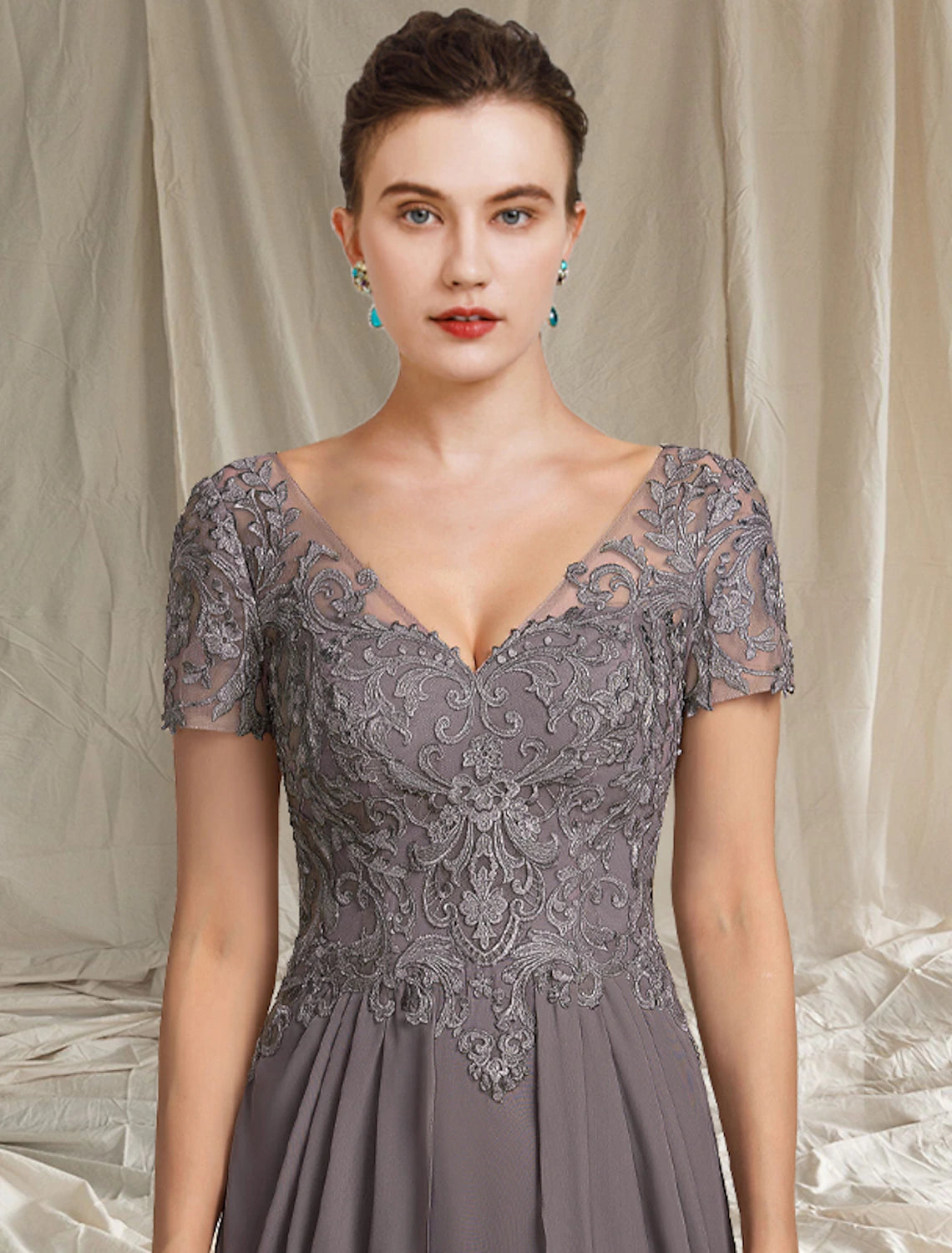 Abito da cerimonia per la madre della sposa, elegante, in chiffon, con scollo a V, lunghezza tè, maniche corte, con applicazioni a pieghe, taglie forti