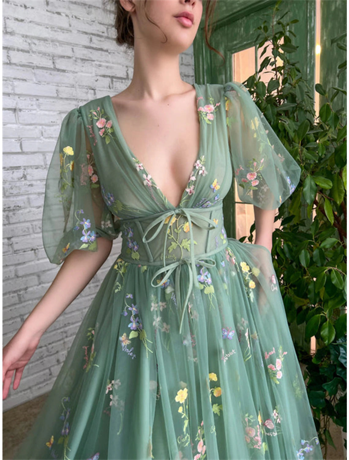 Vestidos de fiesta de corte A, elegantes, para invitados de boda, fiesta de bodas, largo hasta el suelo, manga corta, escote en V, encaje con apliques y tiras.