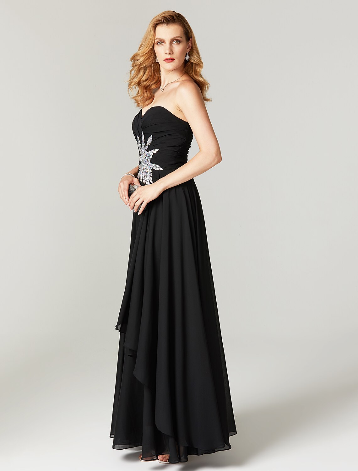 Abito a tubino/colonna minimalista per feste, cocktail party, senza maniche, in chiffon con scollo a cuore e pieghe incrociate, lunghezza al pavimento, cristalli