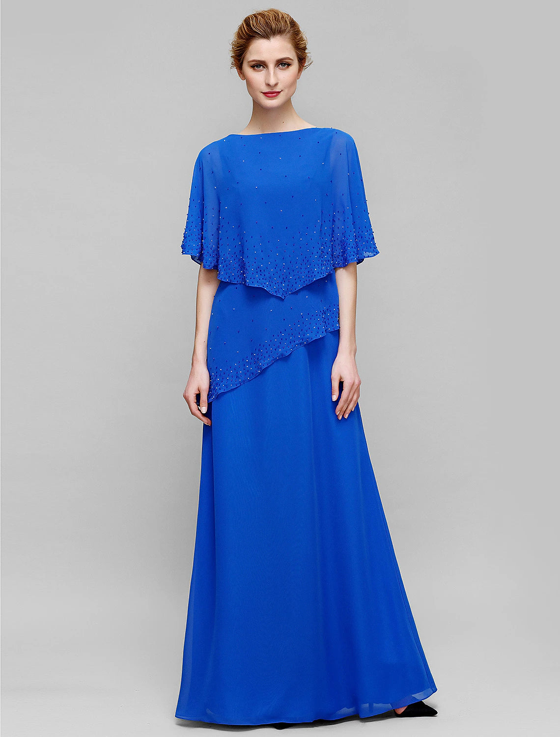 Vestido de madre de la novia elegante con escote barco, largo hasta el suelo, de gasa, sin mangas y con cuentas.