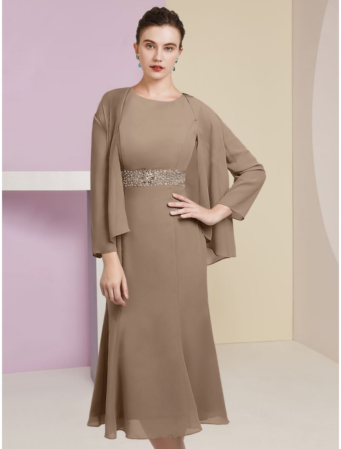 Vestido de sirena/trompeta para madre de la novia, elegante, para invitada de boda, escote redondo, largo hasta la rodilla, de gasa, manga larga con fruncido de cristales