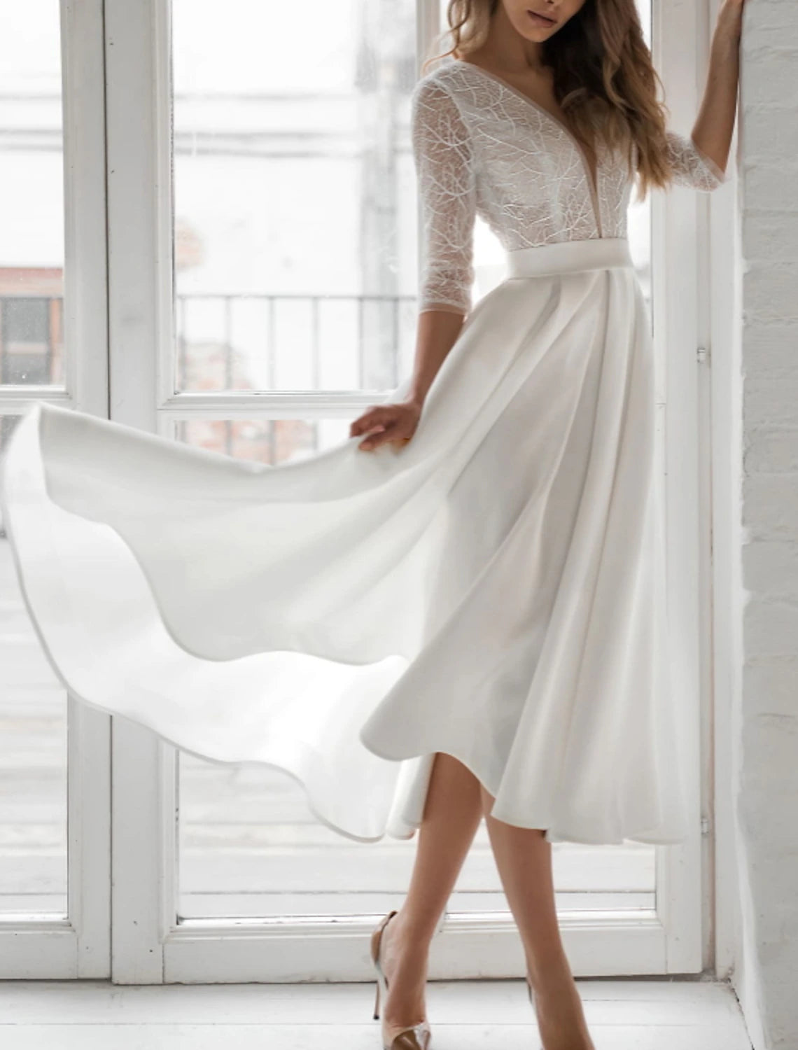 Vestidos de novia blancos cortos para despedida de soltera, vestidos de novia de corte A, escote en V, mangas 3/4, longitud hasta la rodilla, vestidos de novia de gasa con color sólido