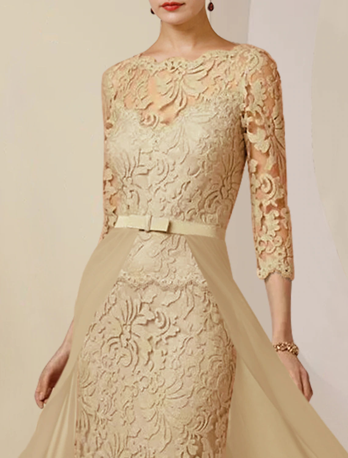 Vestido de madre de la novia con corte tubo/columna, elegante, escote redondo, largo hasta el suelo, de gasa, con encaje, mangas 3/4 y apliques de lazo(s).