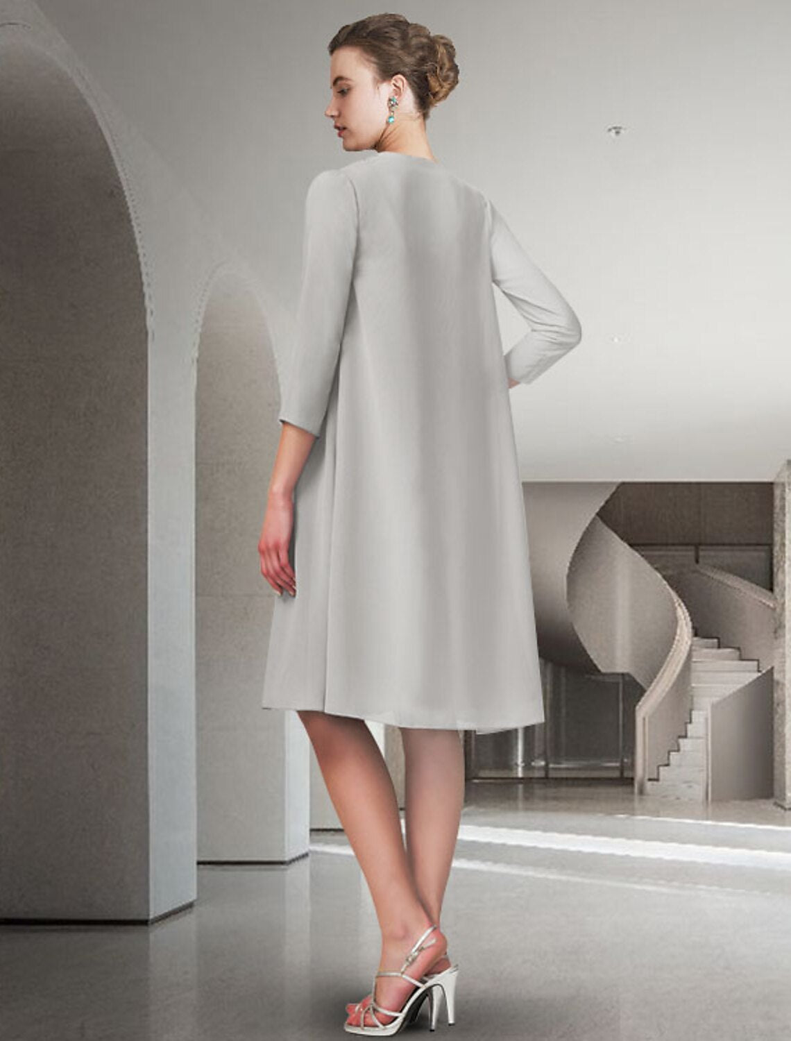 Vestido de dos piezas de corte A para madre de la novia, elegante, estilo iglesia, cuello joya, largo hasta la rodilla, de gasa, sin mangas, con pliegues y fruncido.