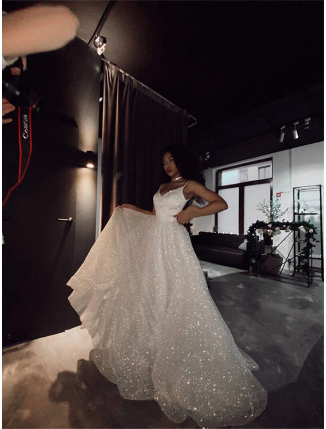 Vestidos de novia informales Hall Sparkle &amp; Shine, corte A, camisola, escote en V, tirantes finos, cola larga y lentejuelas, color liso, para bodas de verano y otoño 2025, ropa de mujer.