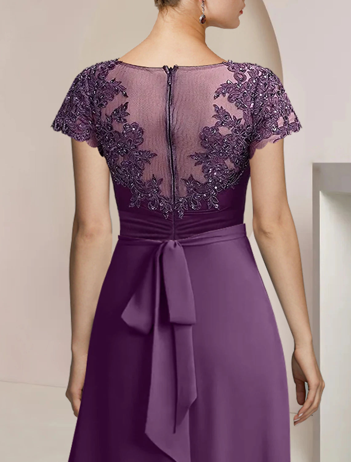 Vestido de madre de la novia de corte A, formal, para invitados a la boda, elegante, escote redondo, asimétrico, largo hasta la rodilla, de gasa, con encaje, manga corta y apliques de lentejuelas y cuentas.