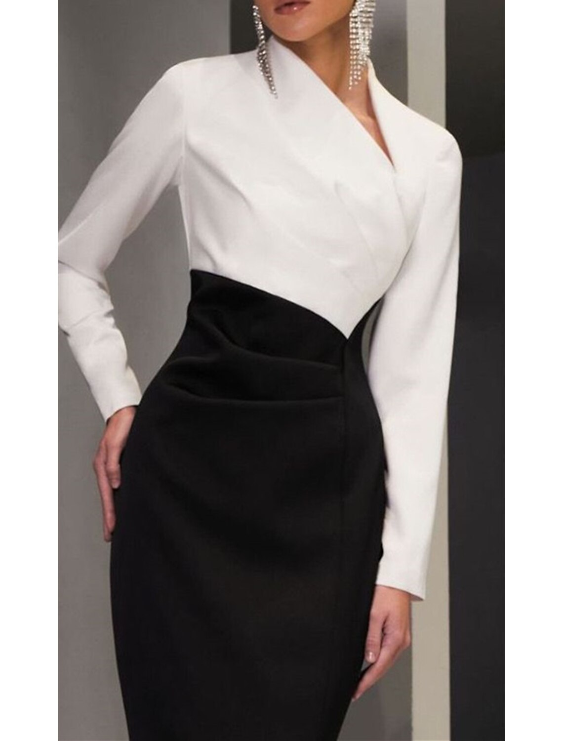 Vestido de noche elegante con corte en forma de columna, para invitados de boda, largo hasta el suelo, manga larga, escote en V, tela negra con abertura