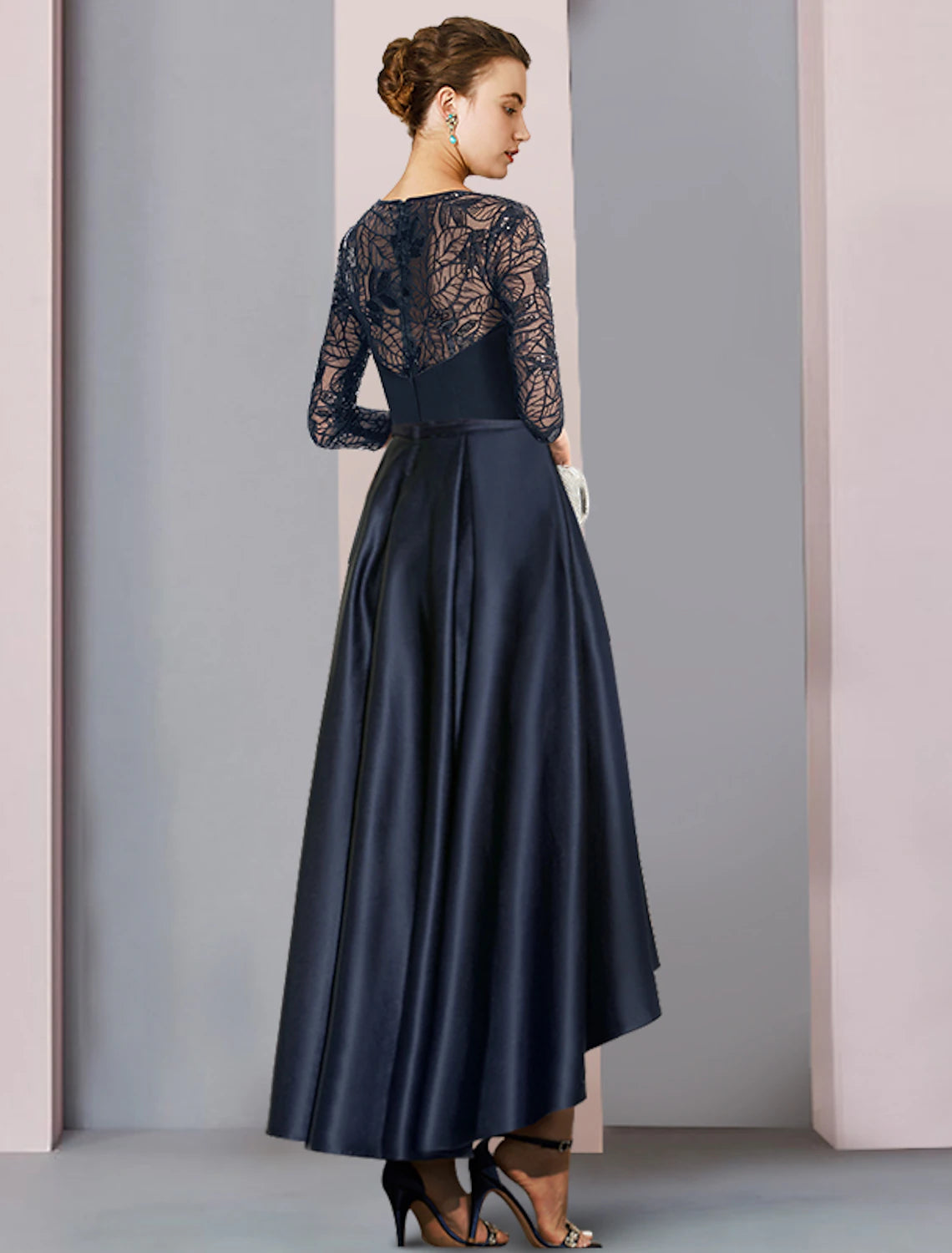 Abito da cerimonia per la madre della sposa, in stile vintage, con scollo a V, asimmetrico, in raso, pizzo, paillettes, mezza manica con pieghe