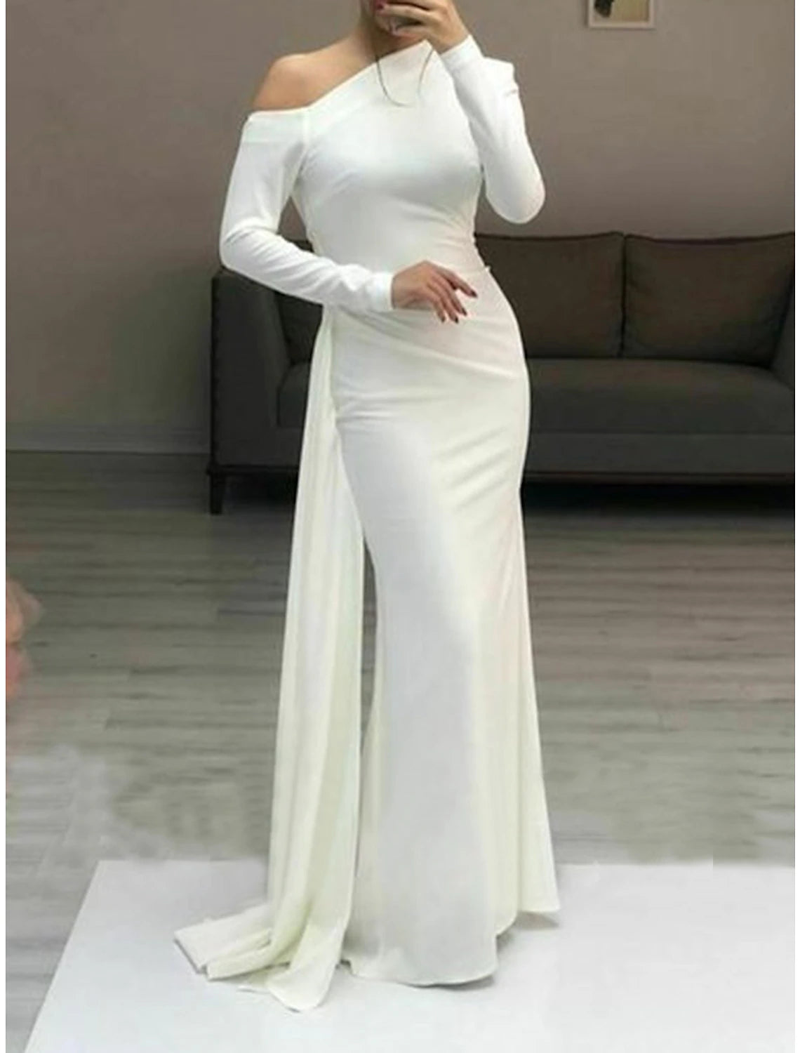 Vestido de noche formal minimalista elegante para invitada de boda, con un hombro descubierto, manga larga, largo hasta el suelo, con fruncido elegante 2025