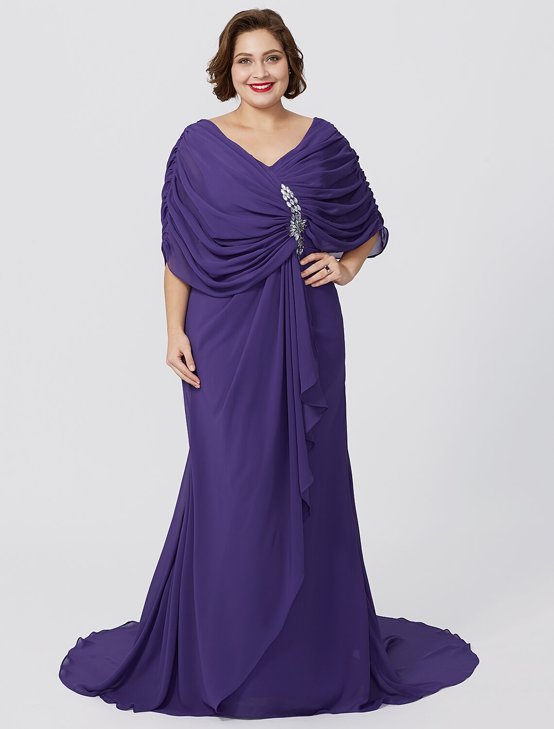 Vestido de madre de la novia con corte tubo/columna, formal, clásico y atemporal, elegante y lujoso, talla grande, oculta el vientre, escote en V, cola larga/cepillo, largo hasta el suelo, gasa, manga corta, sin entrecruzar.