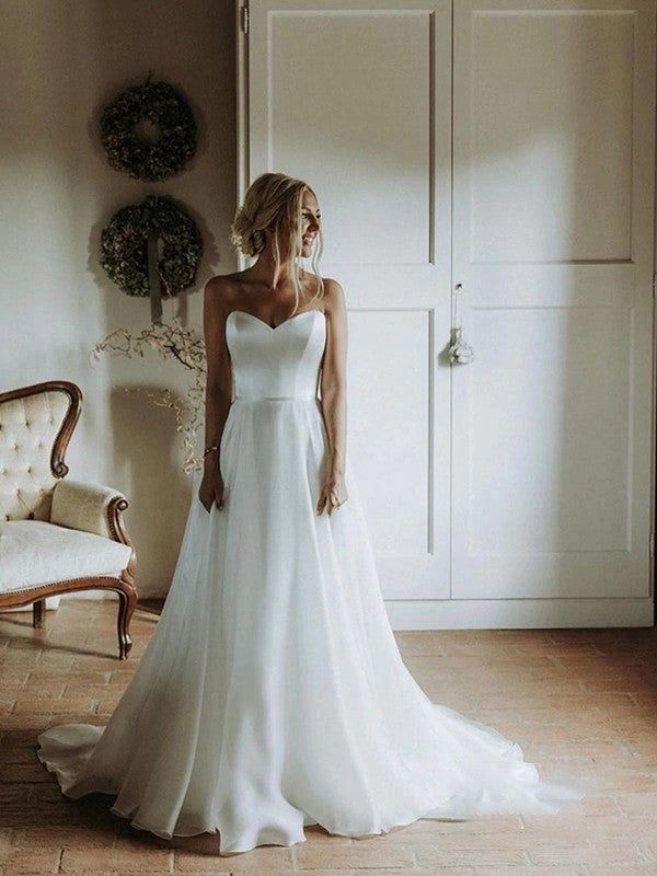 Vestidos de novia de corte A/princesa, de organza, con volantes, escote corazón, sin mangas y cola larga