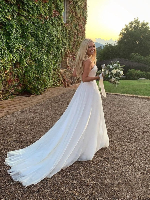 Vestidos de novia de corte A/princesa, de organza, con volantes, escote corazón, sin mangas y cola larga