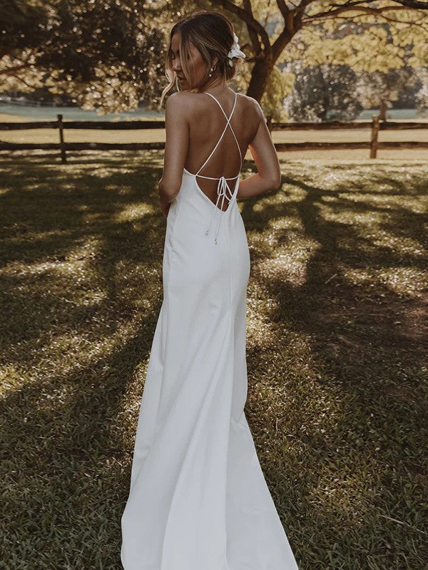 Abiti da sposa a tubino/colonna in crêpe con volant, scollo a V, senza maniche, strascico a ruota