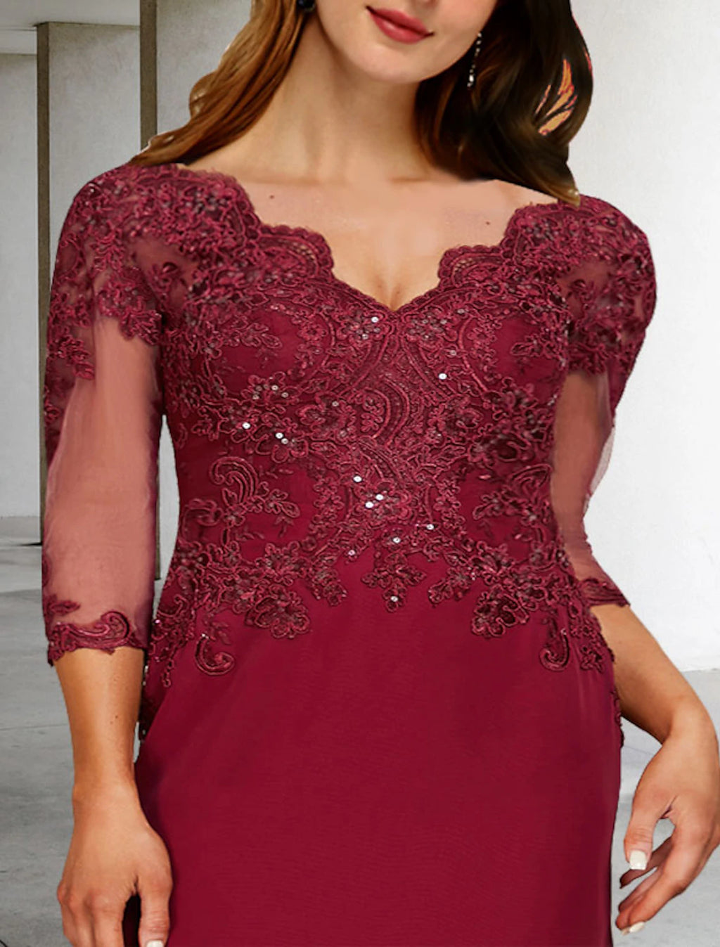 Abiti da sposa a trapezio per la madre della sposa, taglie forti, eleganti, con strascico, maniche a 3/4, scollo a V, in chiffon con applicazioni di paillettes e spacchi.