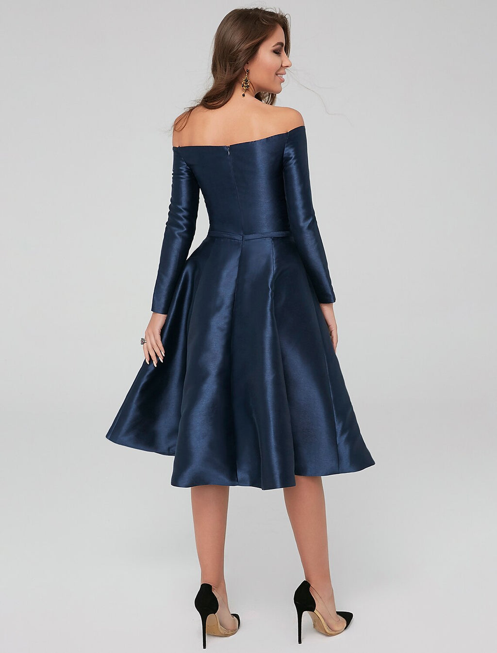 Vestidos de fiesta para ocasiones especiales, corte A, para invitadas de boda, cóctel, largo hasta la rodilla, manga larga, hombros descubiertos, satén con pliegues, 2025