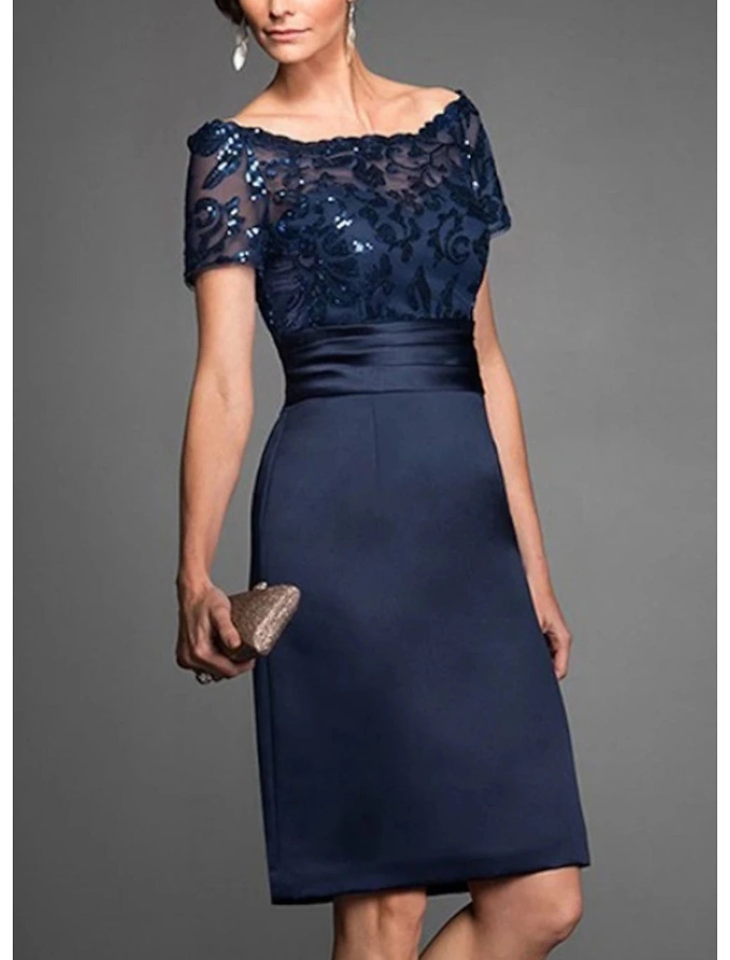 Vestido de madre de la novia con corte tubo/columna, elegante, para invitadas de boda, hombros descubiertos, largo hasta la rodilla, de gasa, encaje, tul, manga corta con encaje y lentejuelas