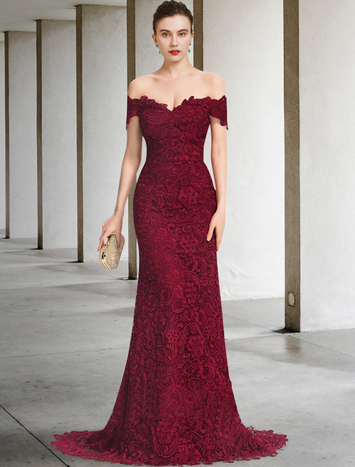 Vestido elegante de sirena/trompeta para madre de la novia, hombros descubiertos, cola larga/cepillo, encaje, manga corta con apliques