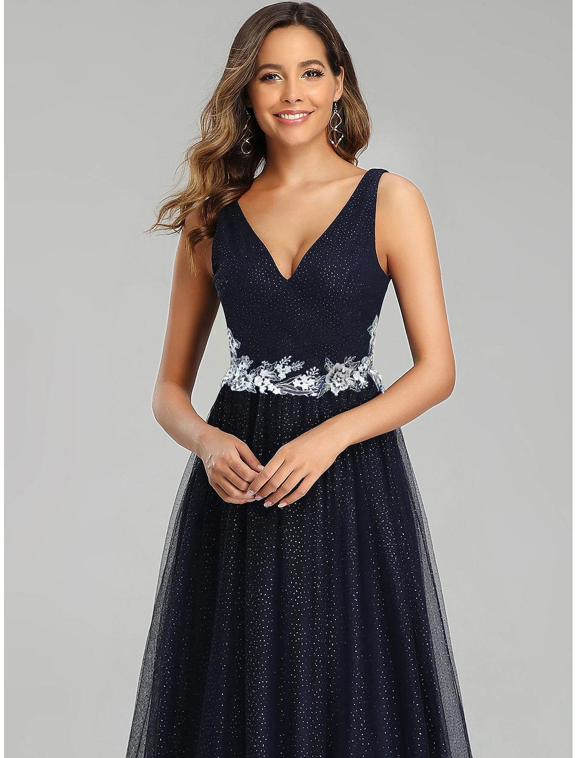Vestidos de fiesta de corte A, estilo imperio, para invitados de boda, hasta el suelo, sin mangas, cuello en V, tul con apliques de lentejuelas