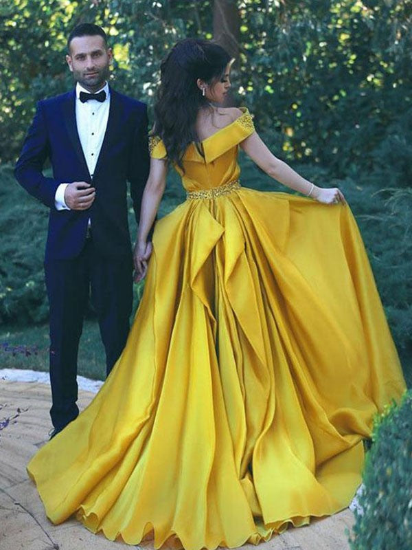 Vestidos de satén de gasa con escote princesa, sin mangas, hombros descubiertos y cola larga con abalorios