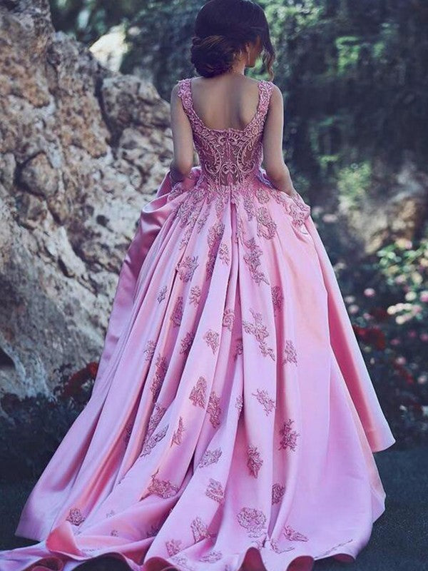 Vestidos de satén con apliques, corte princesa, escote corazón, sin mangas, cola larga y barrido